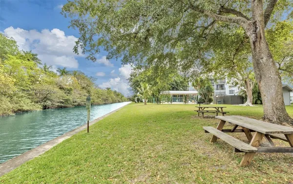$189,900 | 103 Royal Park Drive, Unit 1G, Oakland Park, FL 33309