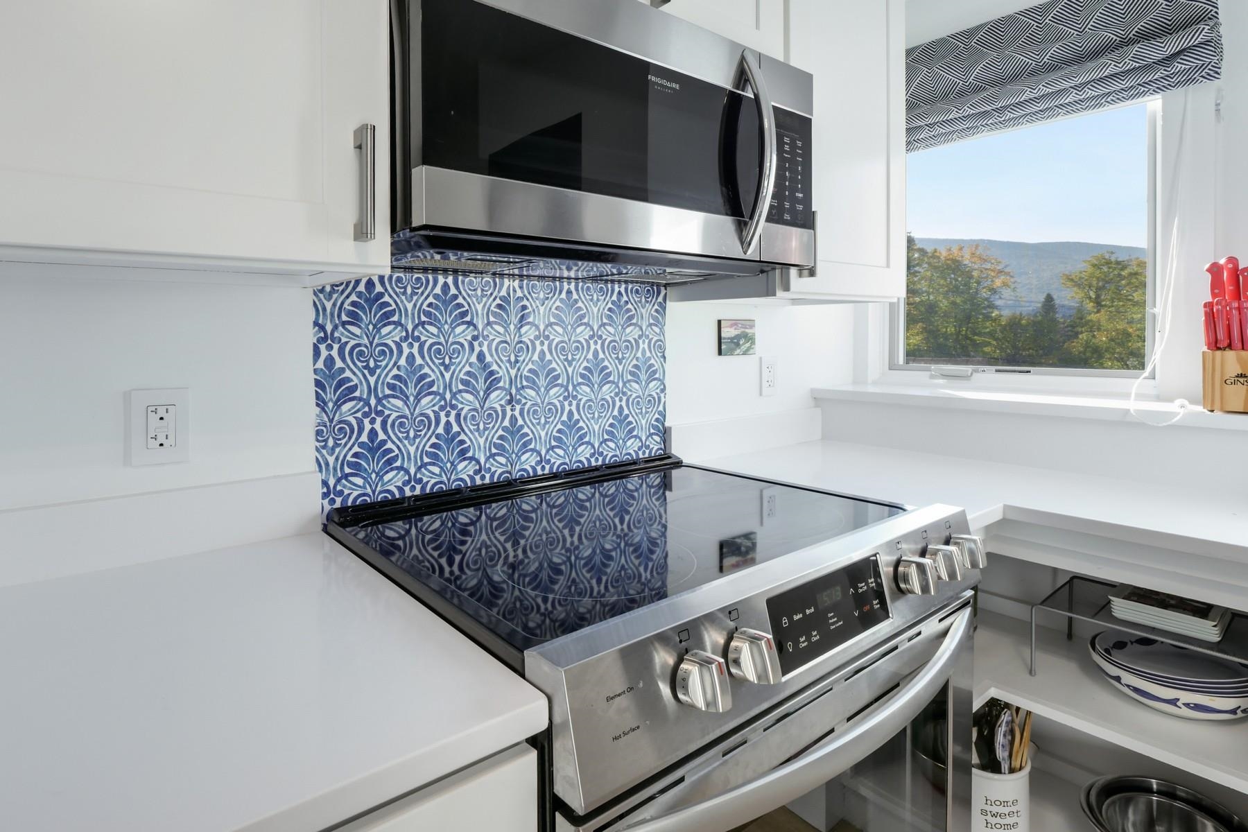 790 East Mountain Road, Unit E1 Killington, VT 05751 - Photo 16 of 38 Gallery Image 16