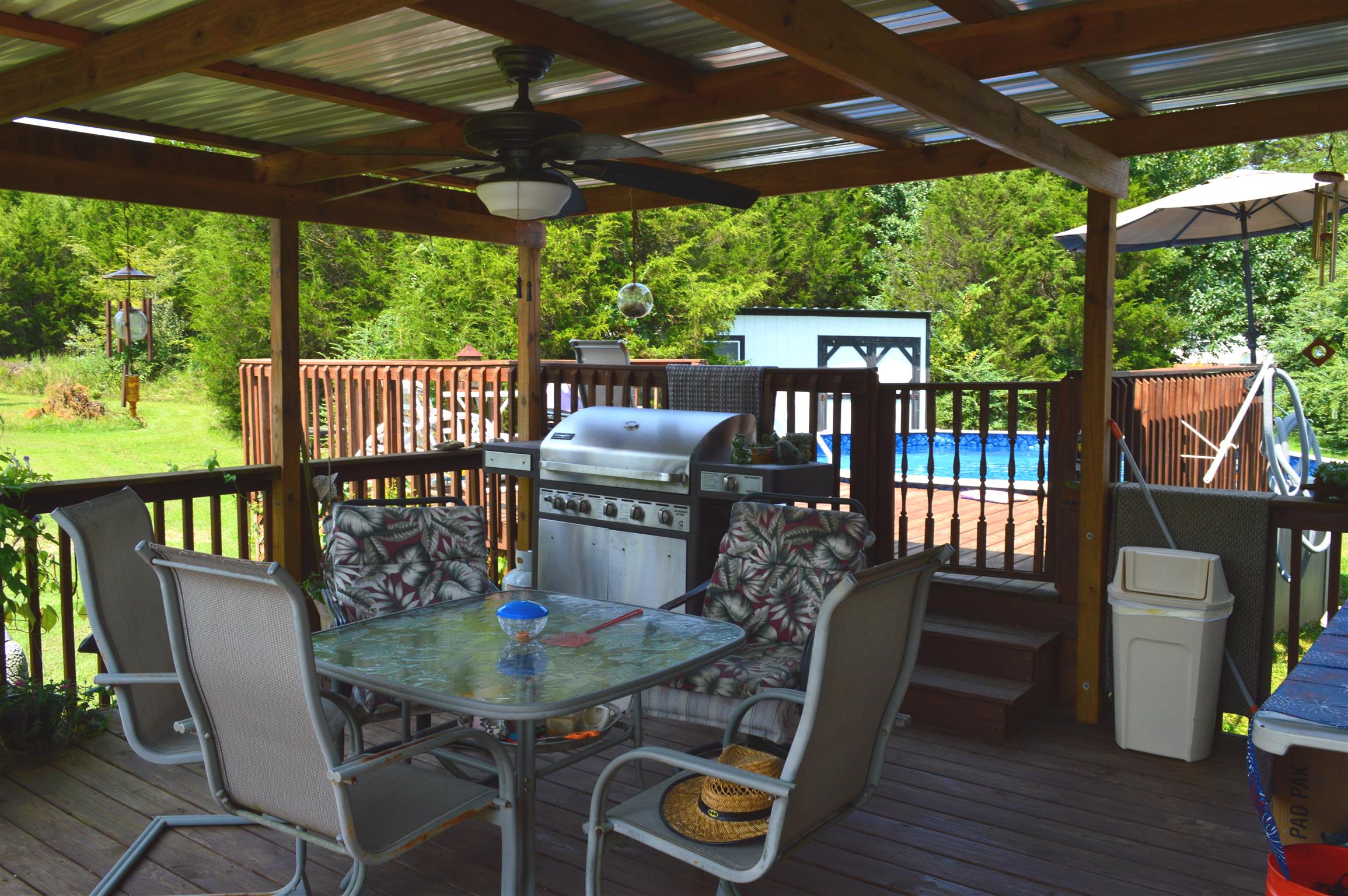 5240 Tobe Robertson Road Columbia, TN 38401 - Photo 15 of 18 Back deck