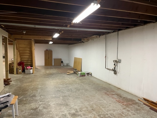 5833 South Skare Road Rochelle, IL 61068 - Photo 29 of 41 a view of a room with gym equipment
