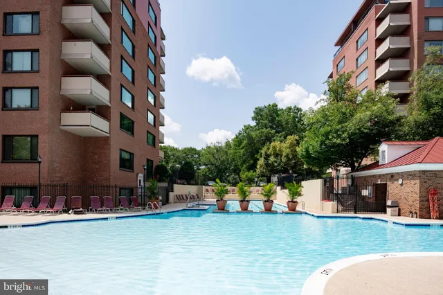$299,500 | 1011 Arlington Boulevard, Unit 919, Arlington, VA 22209