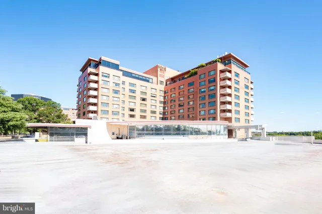 $299,500 | 1011 Arlington Boulevard, Unit 919, Arlington, VA 22209