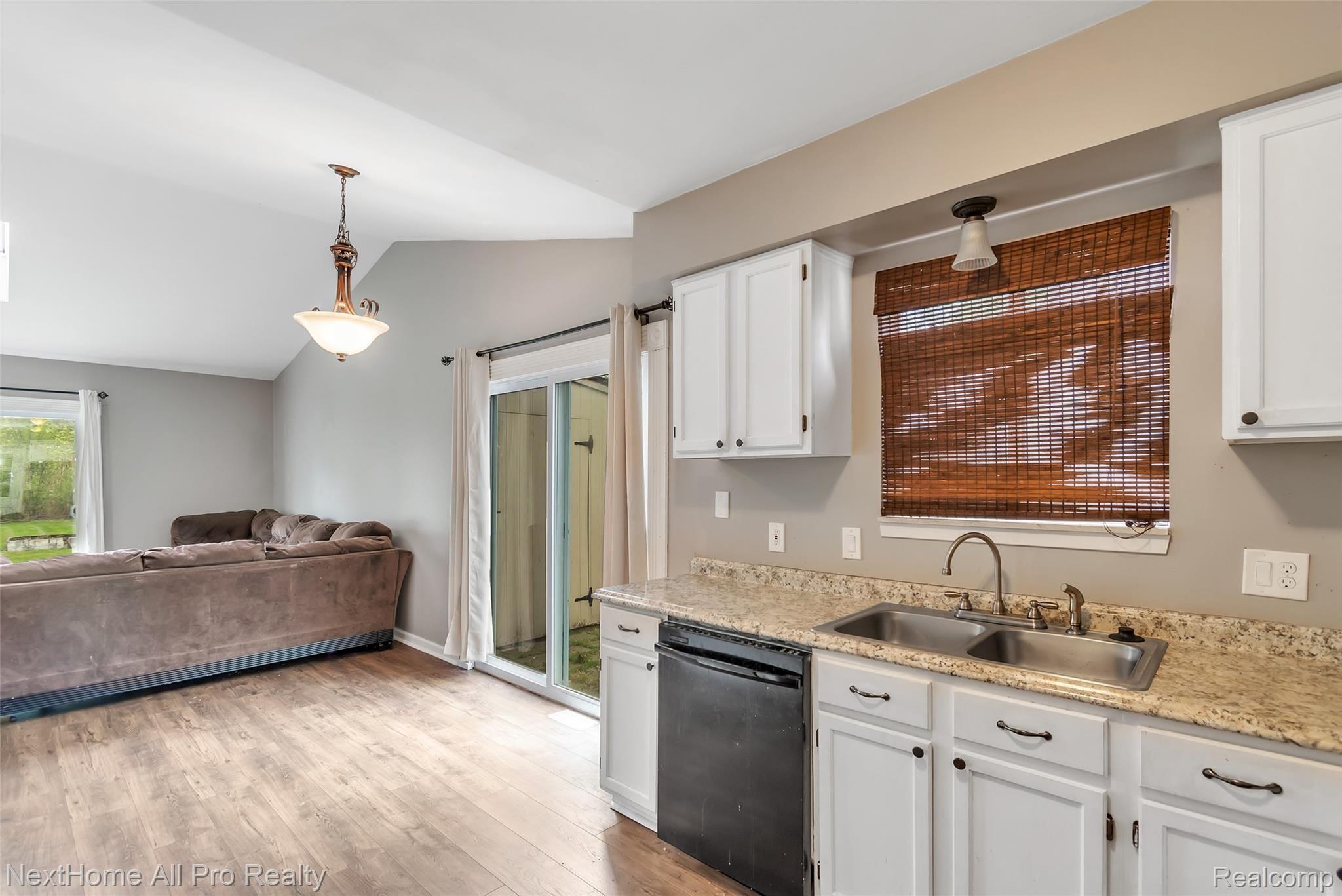 168 North Willard Road Canton, MI 48187 - Photo 7 of 40 Kitchen