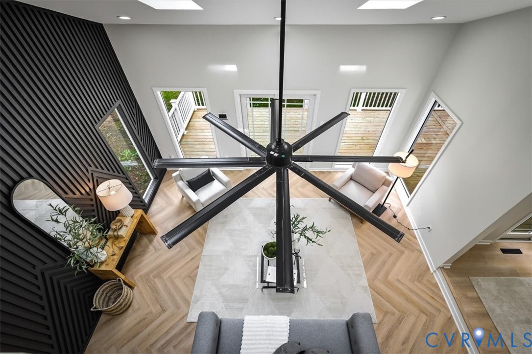 4200 Northwich Road Midlothian, VA 23112 - Photo 30 of 50 Detailed view of a skylight and recessed lighting