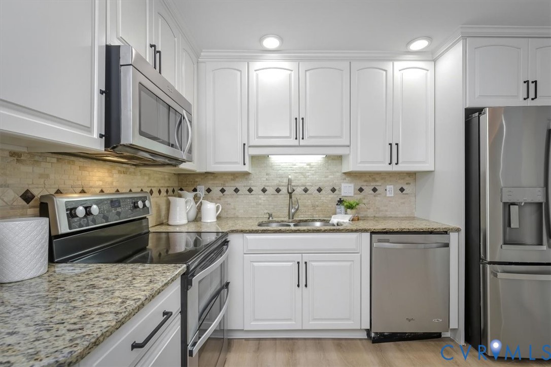 4200 Northwich Road Midlothian, VA 23112 - Photo 10 of 50 Kitchen featuring stainless steel appliances, whit