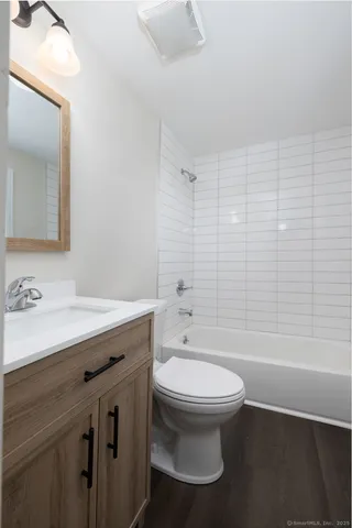 $1,625 | 28 Aircraft Road, Unit D, Southington, CT 06489