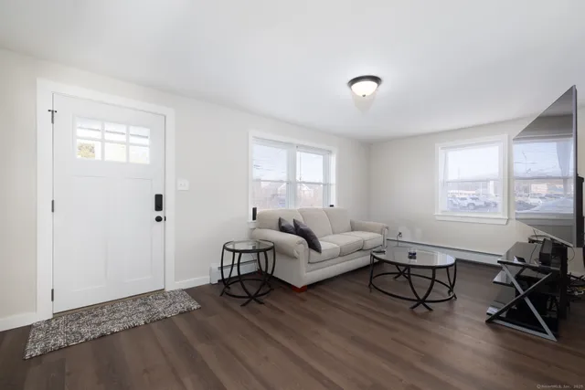 $1,625 | 28 Aircraft Road, Unit D, Southington, CT 06489