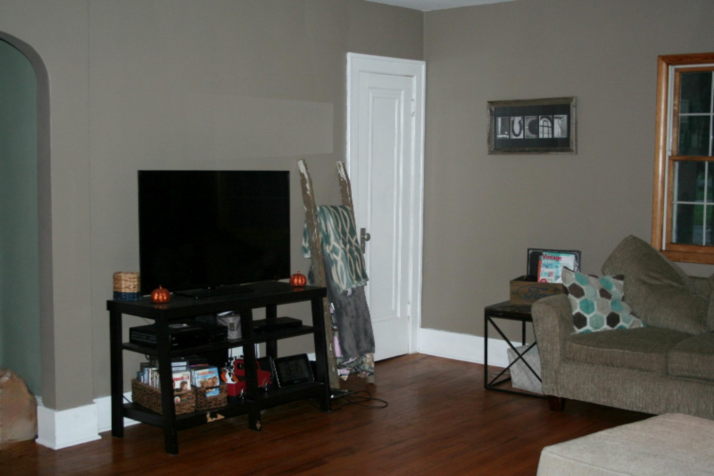 1017 West Street Three Rivers, MI 49093 - Photo 11 of 21 living_2-e.jpg