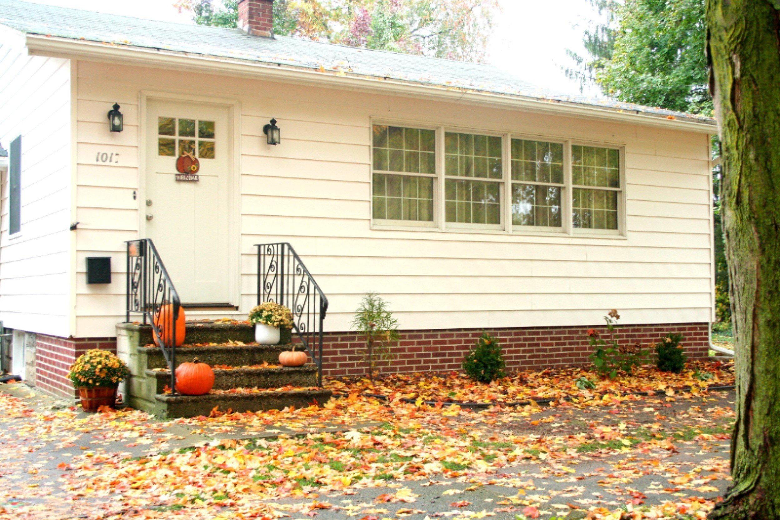 1017 West Street Three Rivers, MI 49093 - Photo 2 of 21 front_3-e.jpg