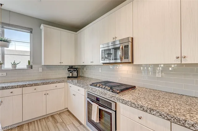 $674,999 | 1371 Bear Brook Avenue, Henderson, NV 89074