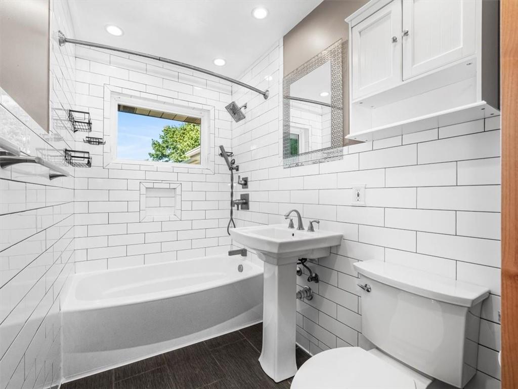301 Churchill Road Pittsburgh, PA 15235 - Photo 18 of 34 Gallery Image 18