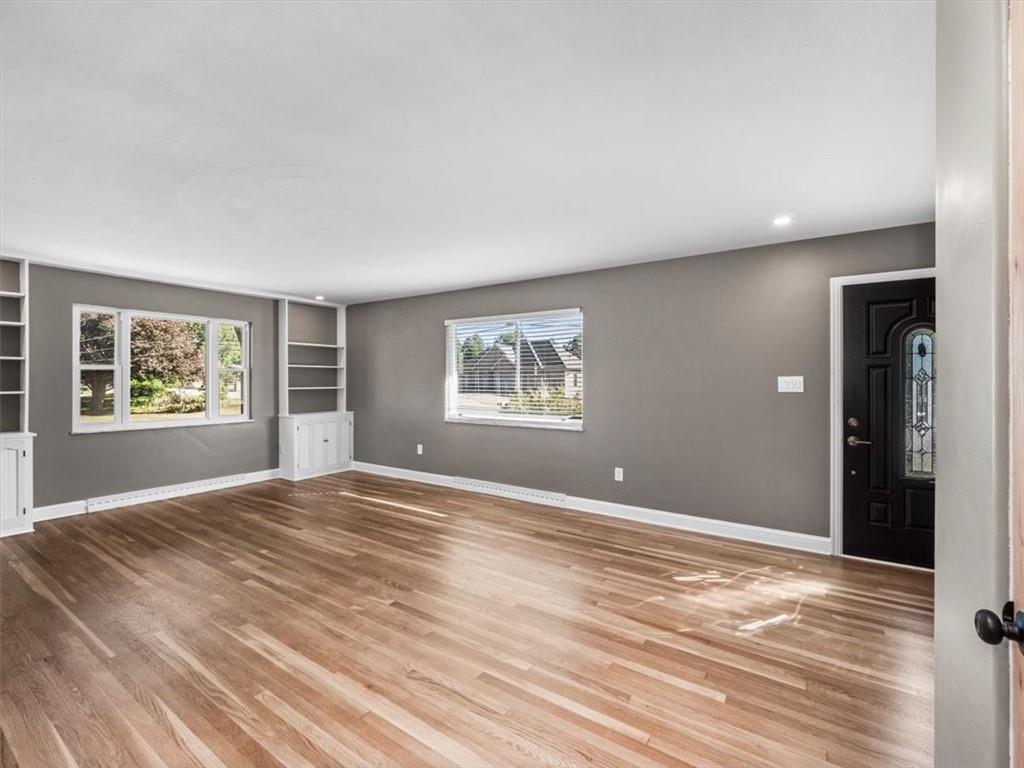 301 Churchill Road Pittsburgh, PA 15235 - Photo 5 of 34 Gallery Image 5