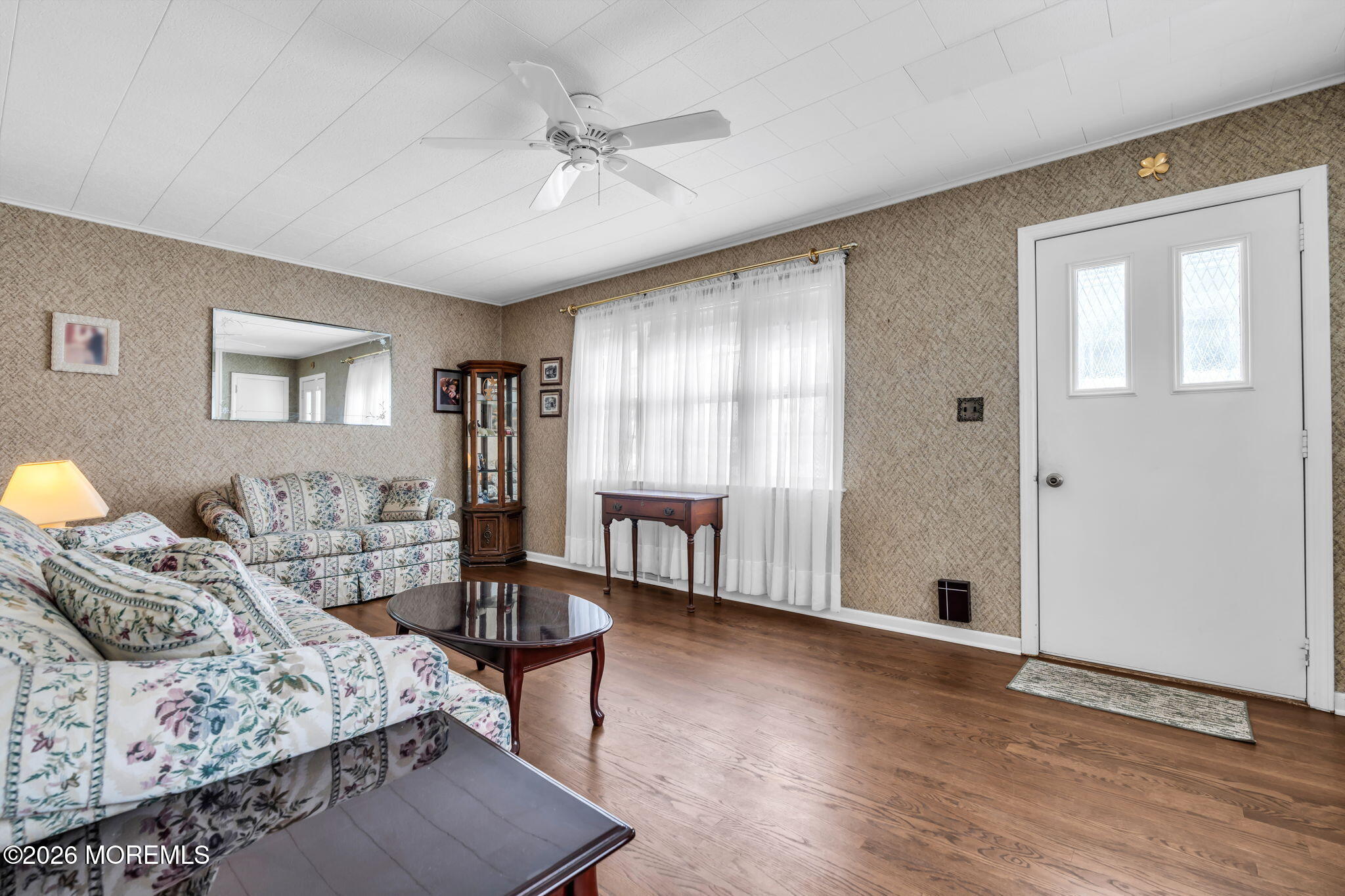 17 Crestview Drive Middletown, NJ 07748 - Photo 7 of 58 Living Room