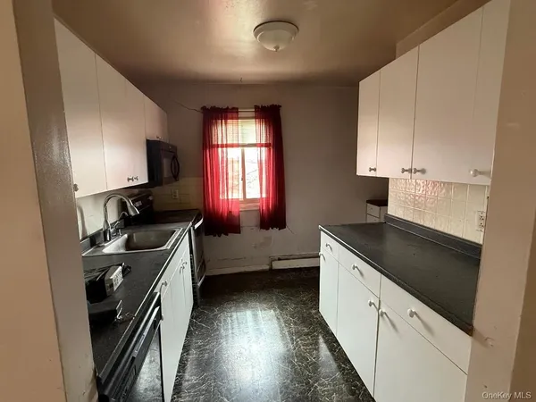 $229,000 | 2399 Union Boulevard, Unit 8B, Islip, NY 11751