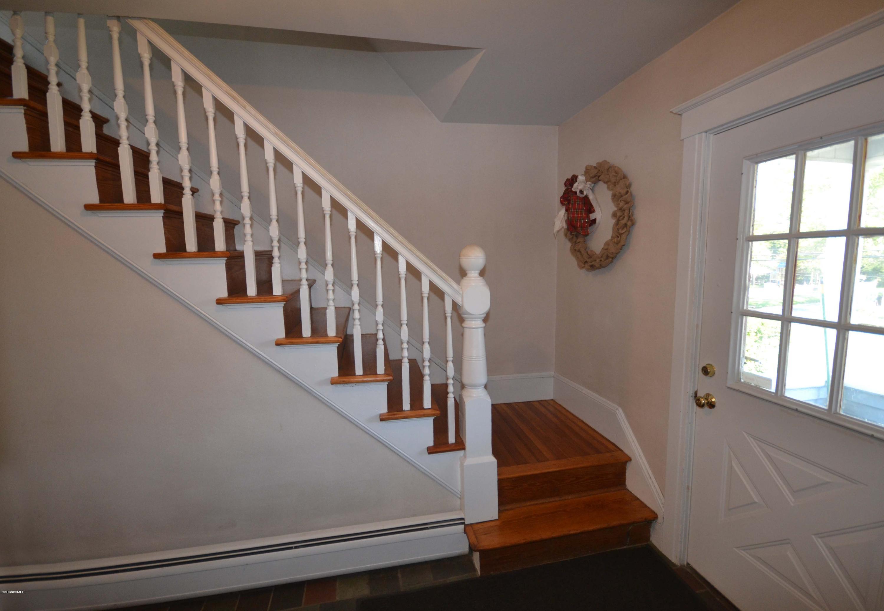92 Holmes Road Pittsfield, MA 01201 - Photo 13 of 28 Entry