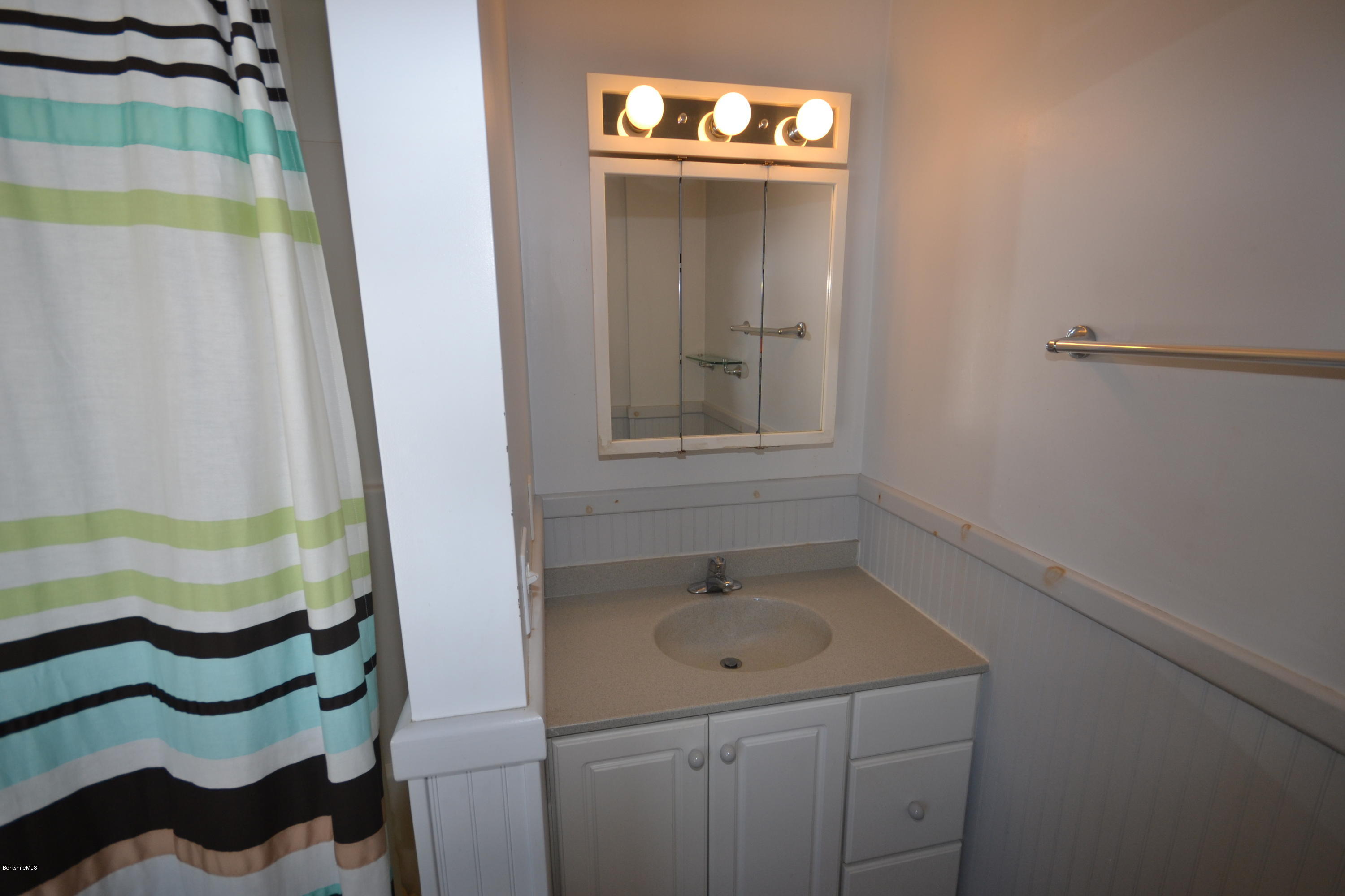 92 Holmes Road Pittsfield, MA 01201 - Photo 18 of 28 Full Bath