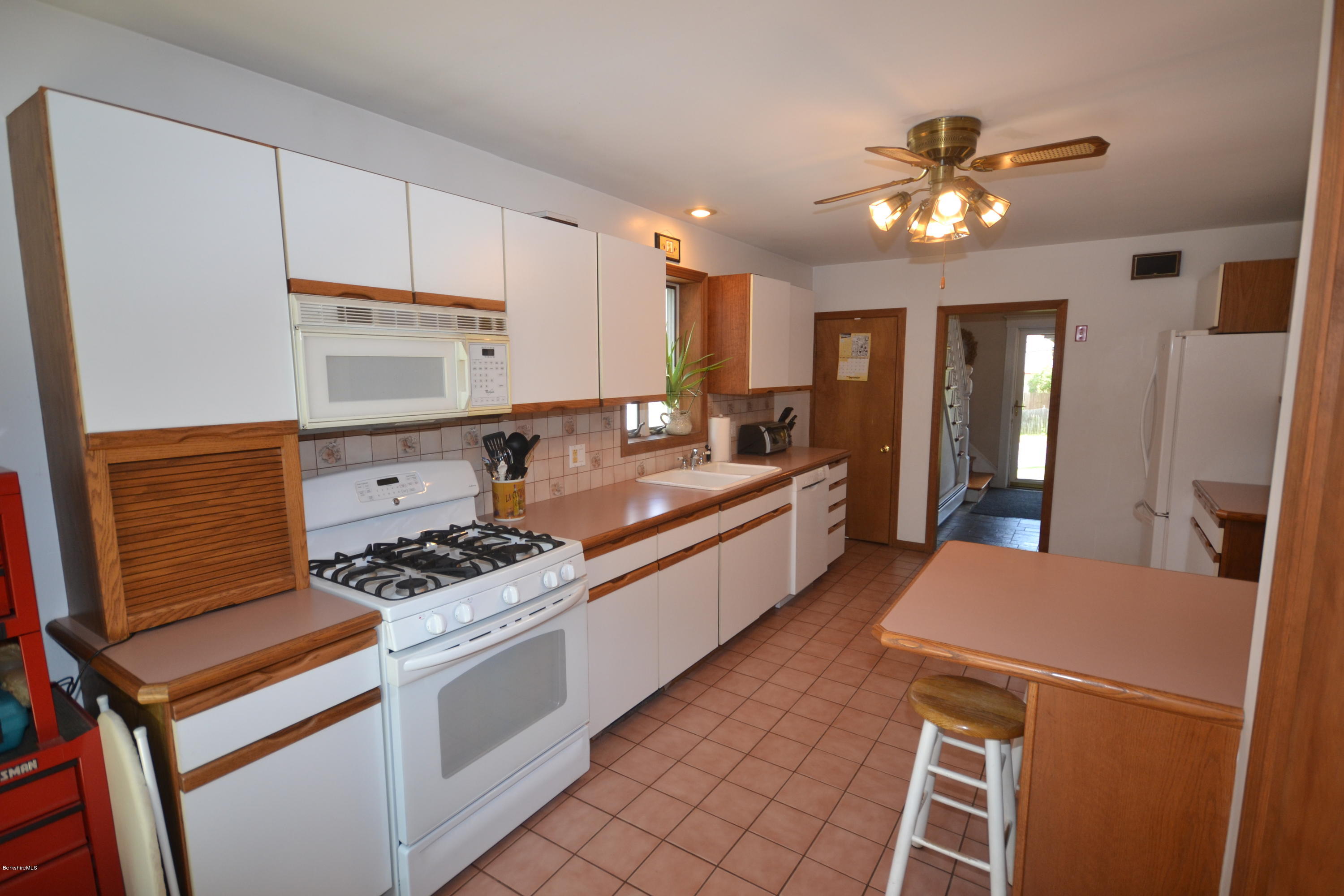 92 Holmes Road Pittsfield, MA 01201 - Photo 7 of 28 Kitchen