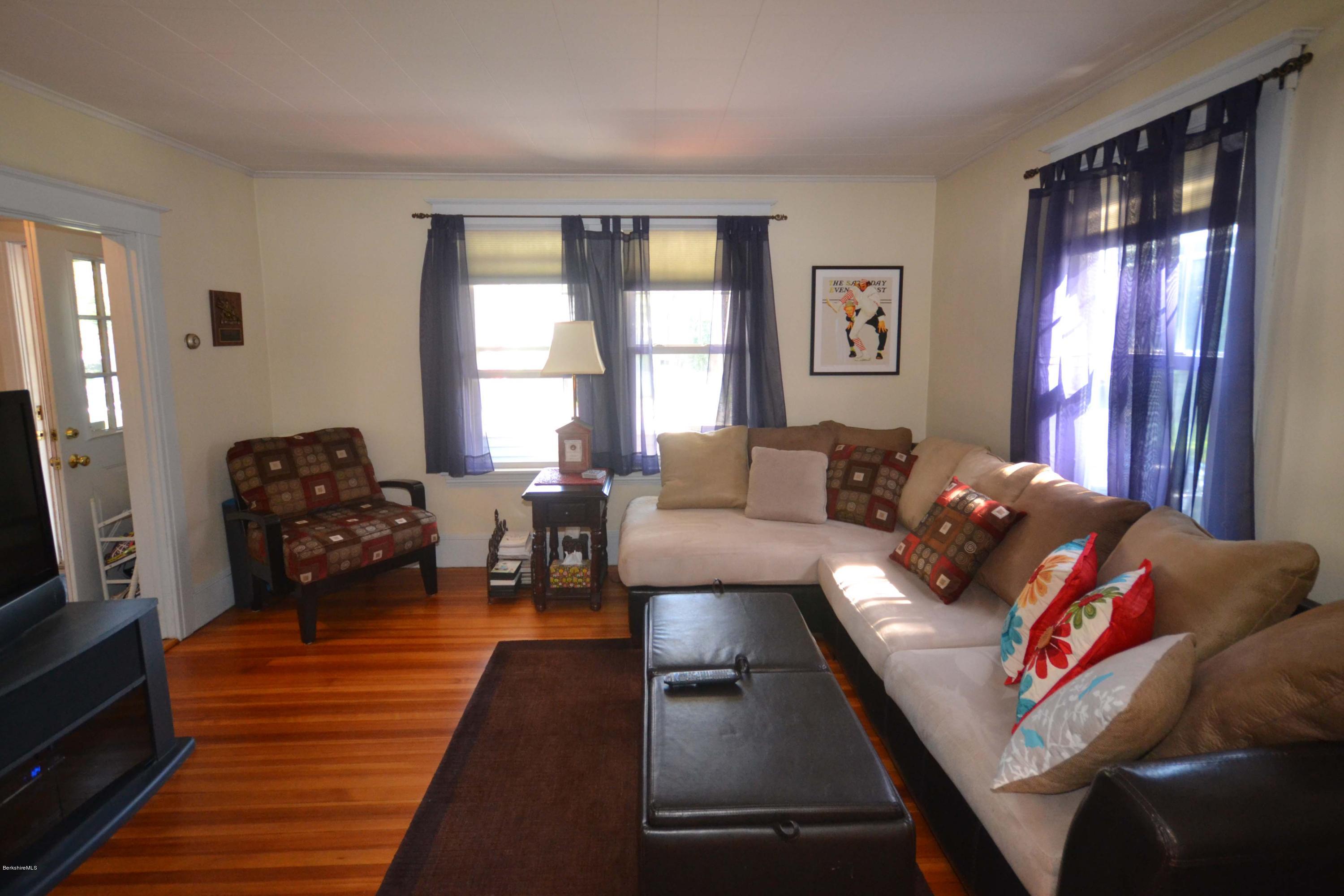 92 Holmes Road Pittsfield, MA 01201 - Photo 10 of 28 Living Room