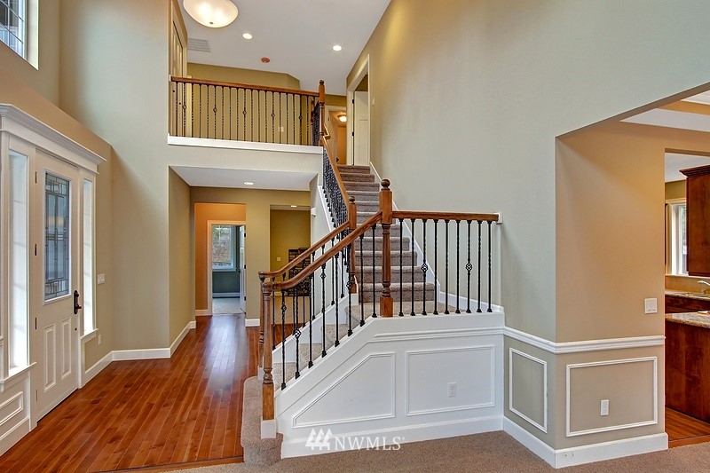 17718 86th Avenue Northeast Bothell, WA 98011 - Photo 2 of 10 Gallery Image 2