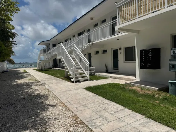 $3,200 | 1850 South Treasure Drive, Unit 10, North Bay Village, FL 33141