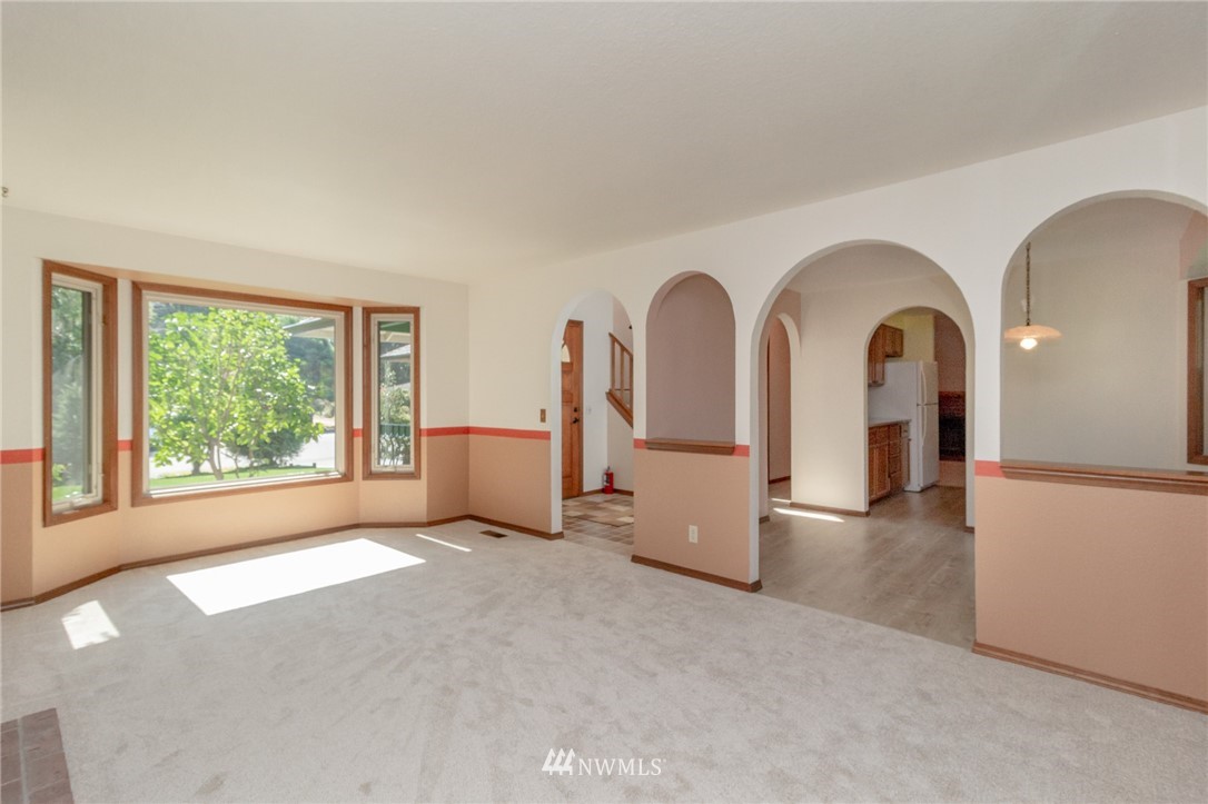 2503 166th Place Southeast Bothell, WA 98012 - Photo 5 of 21 Gallery Image 5