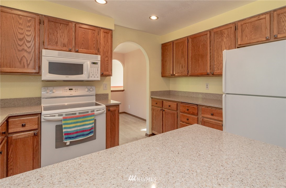 2503 166th Place Southeast Bothell, WA 98012 - Photo 9 of 21 Gallery Image 9