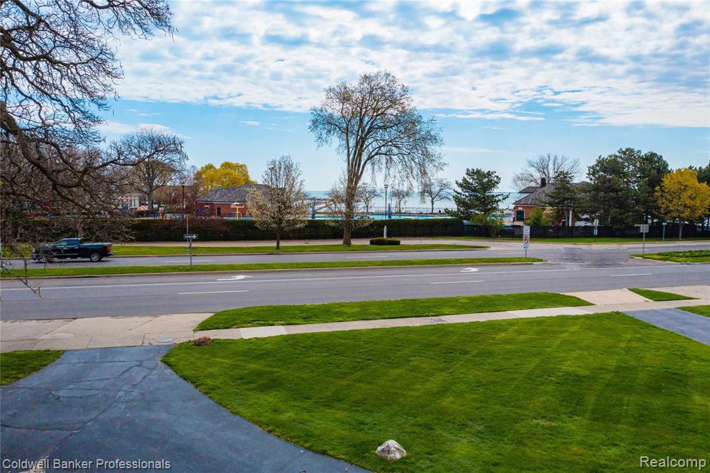 329 Lake Shore Road Grosse Pointe Farms, MI 48236 - Photo 41 of 41