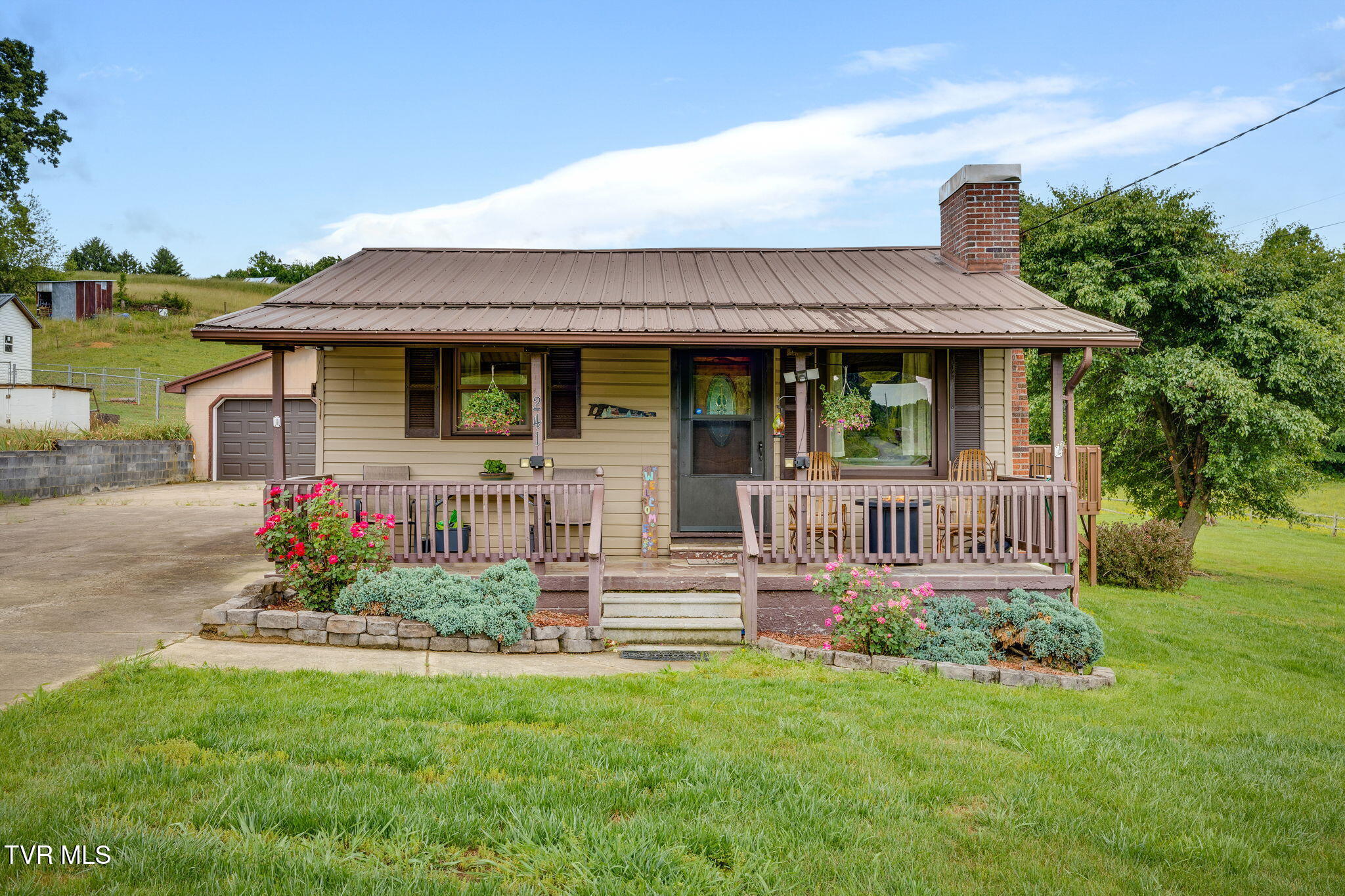 241 Donald Broyles Road Chuckey, TN 37641 - Photo 1 of 31 001