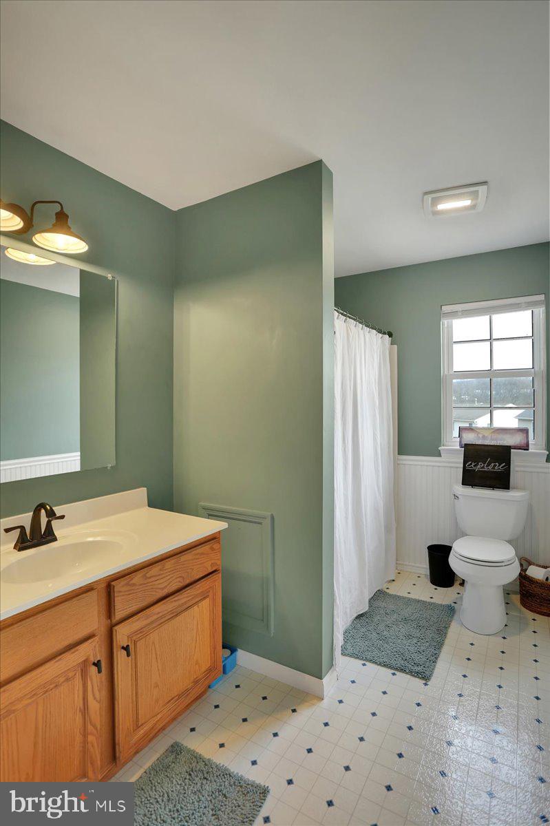 4385 Hillside Road Reading, PA 19606 - Photo 29 of 37 Second Floor Full Bath