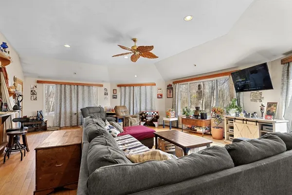 $450,000 | 6 Plum Tree Lane, Hubbardston, MA 01452