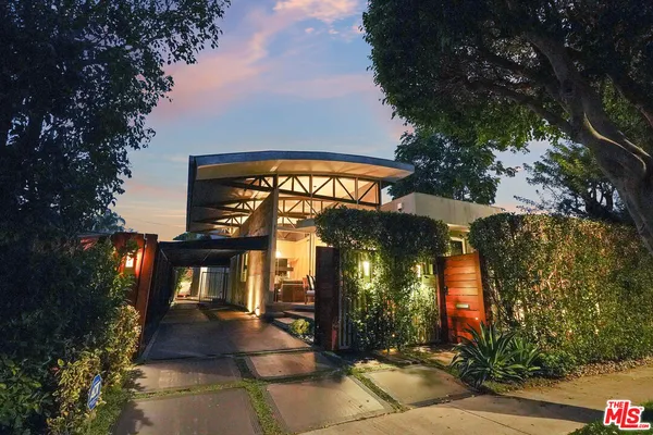 $18,000 | 8735 Dorrington Avenue, West Hollywood, CA 90048