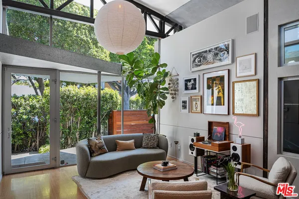 $18,000 | 8735 Dorrington Avenue, West Hollywood, CA 90048