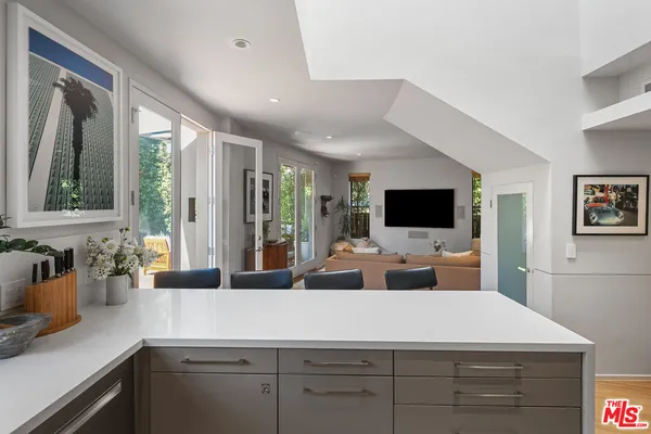 $18,000 | 8735 Dorrington Avenue, West Hollywood, CA 90048