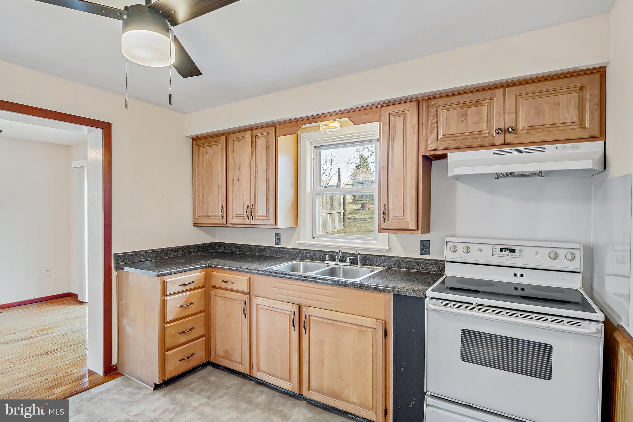 9473 East Springfield Road Seven Valleys, PA 17360 - Photo 9 of 28