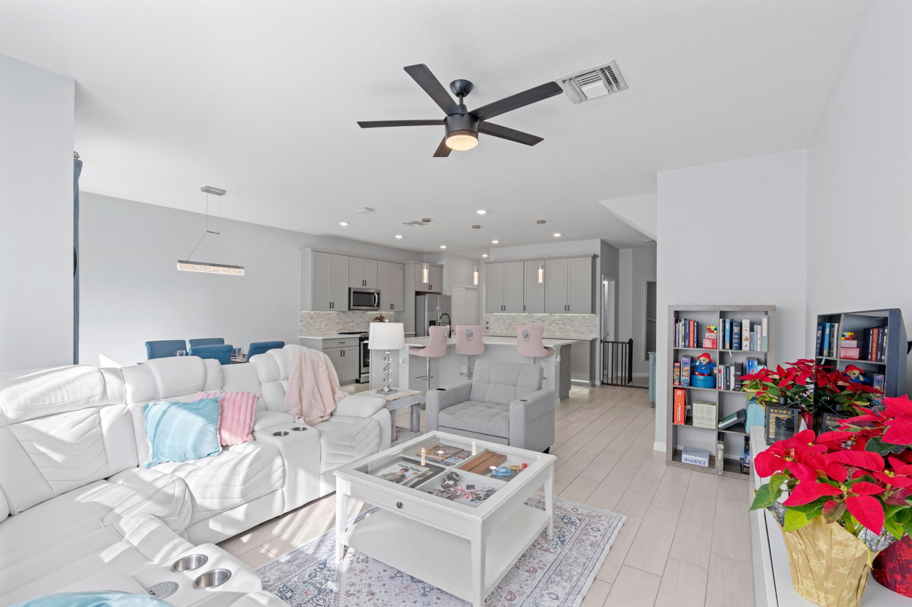 8294 Cadre Noir Road Lake Worth, FL 33467 - Photo 11 of 31 DSC05368.jpg-SMALL