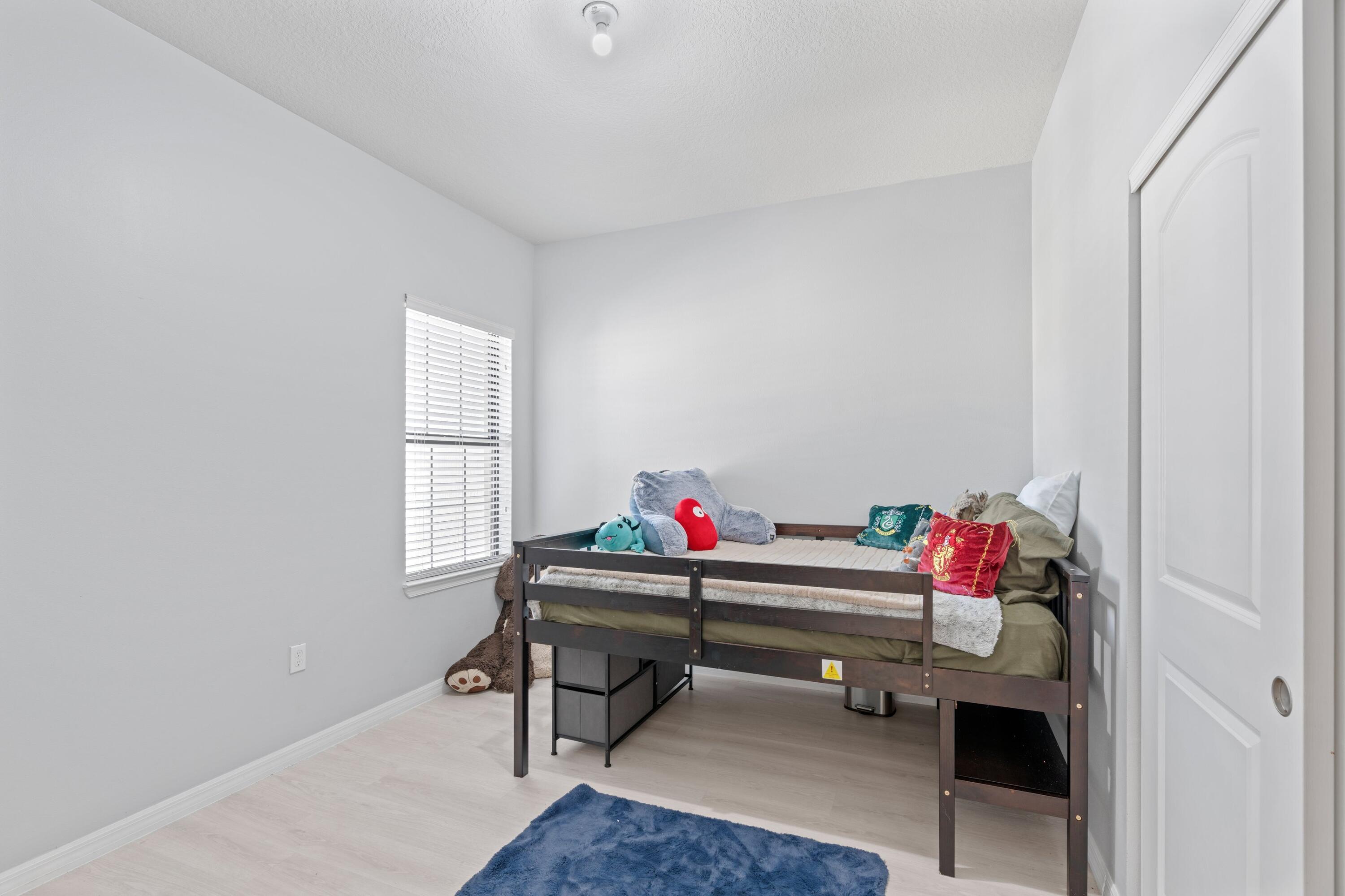 8294 Cadre Noir Road Lake Worth, FL 33467 - Photo 23 of 31 DSC05423.jpg-SMALL