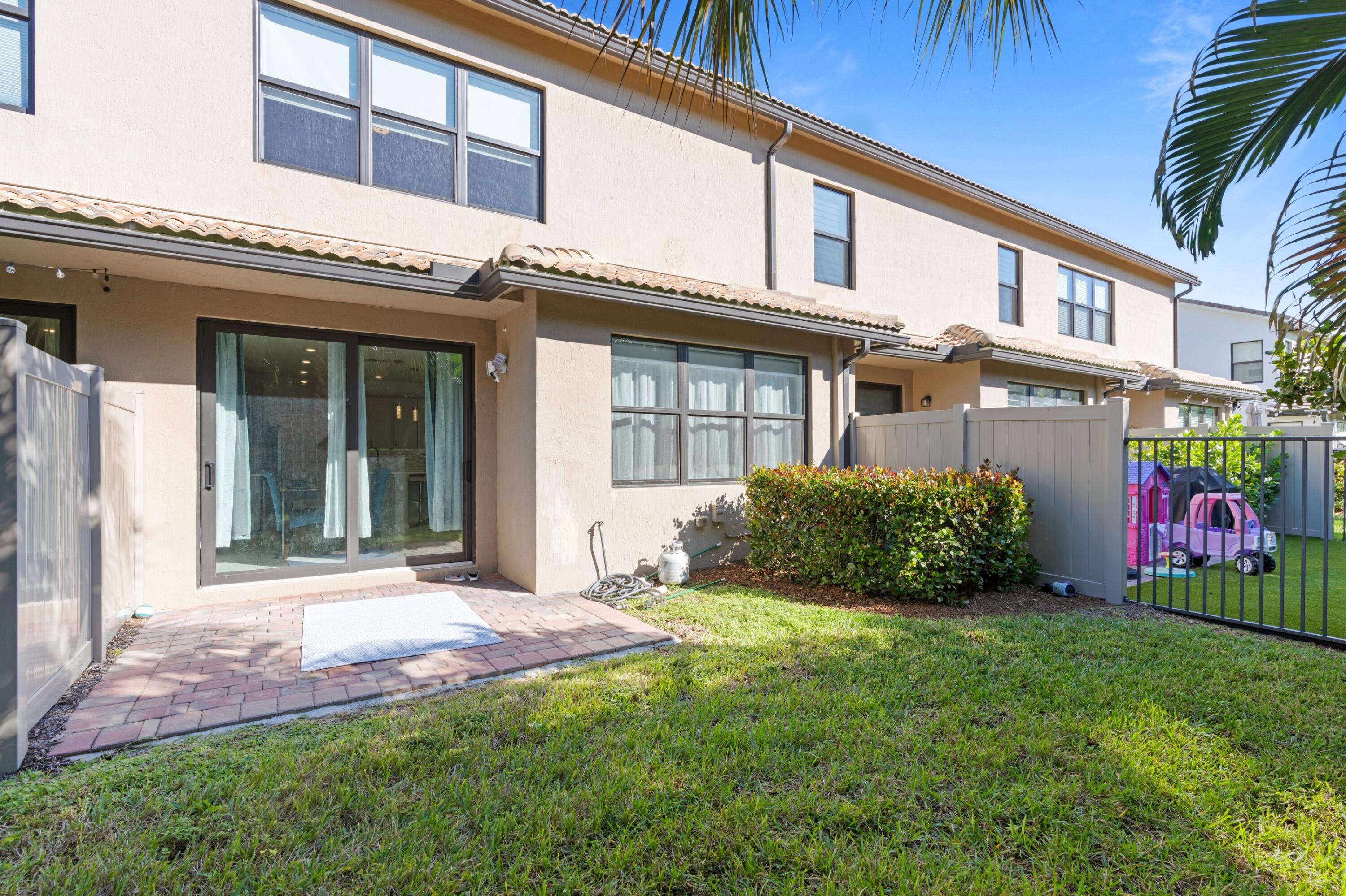 8294 Cadre Noir Road Lake Worth, FL 33467 - Photo 25 of 31 DSC05413.jpg-SMALL