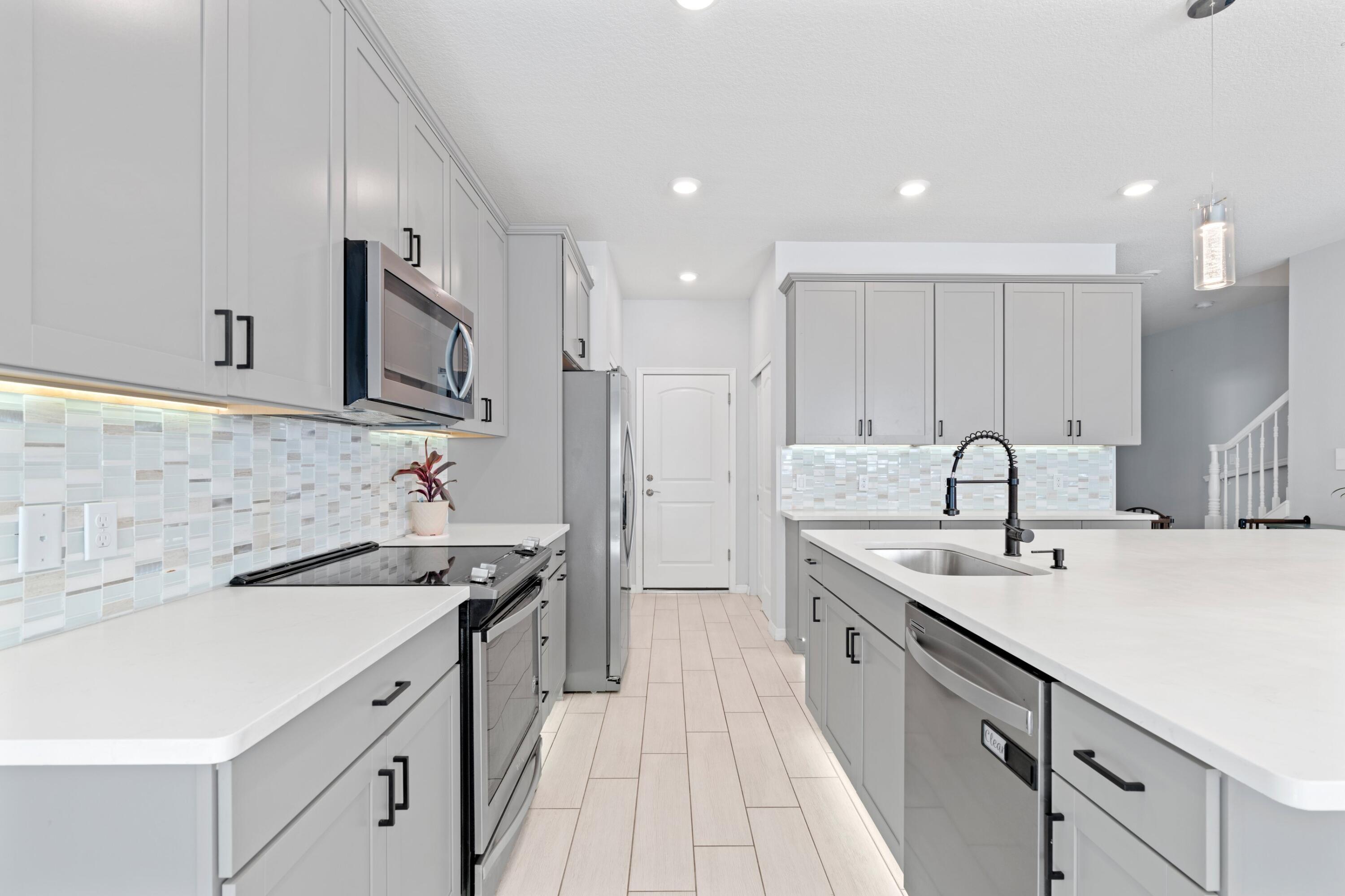 8294 Cadre Noir Road Lake Worth, FL 33467 - Photo 5 of 31 DSC05353.jpg-SMALL