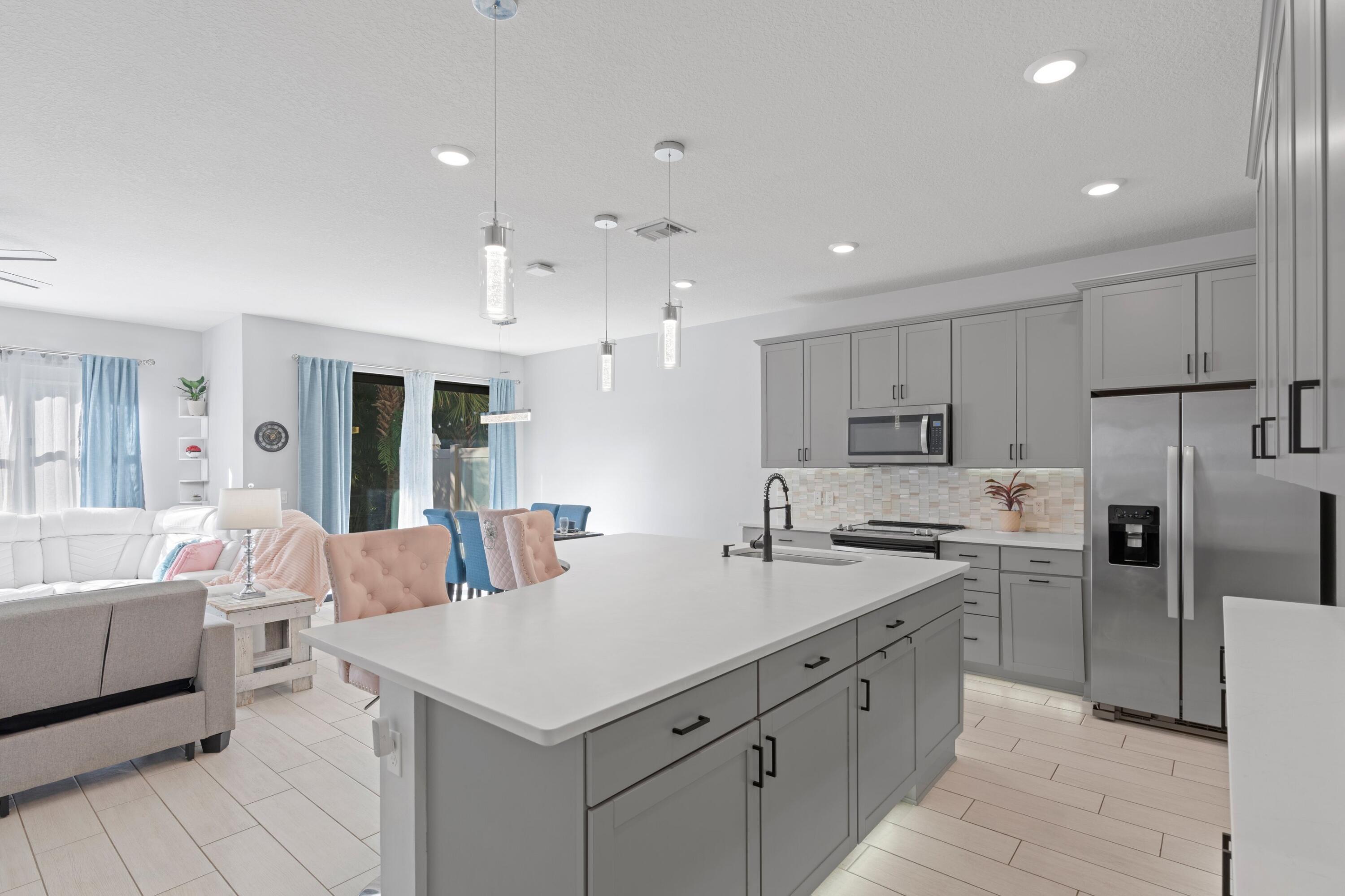 8294 Cadre Noir Road Lake Worth, FL 33467 - Photo 7 of 31 DSC05403.jpg-SMALL