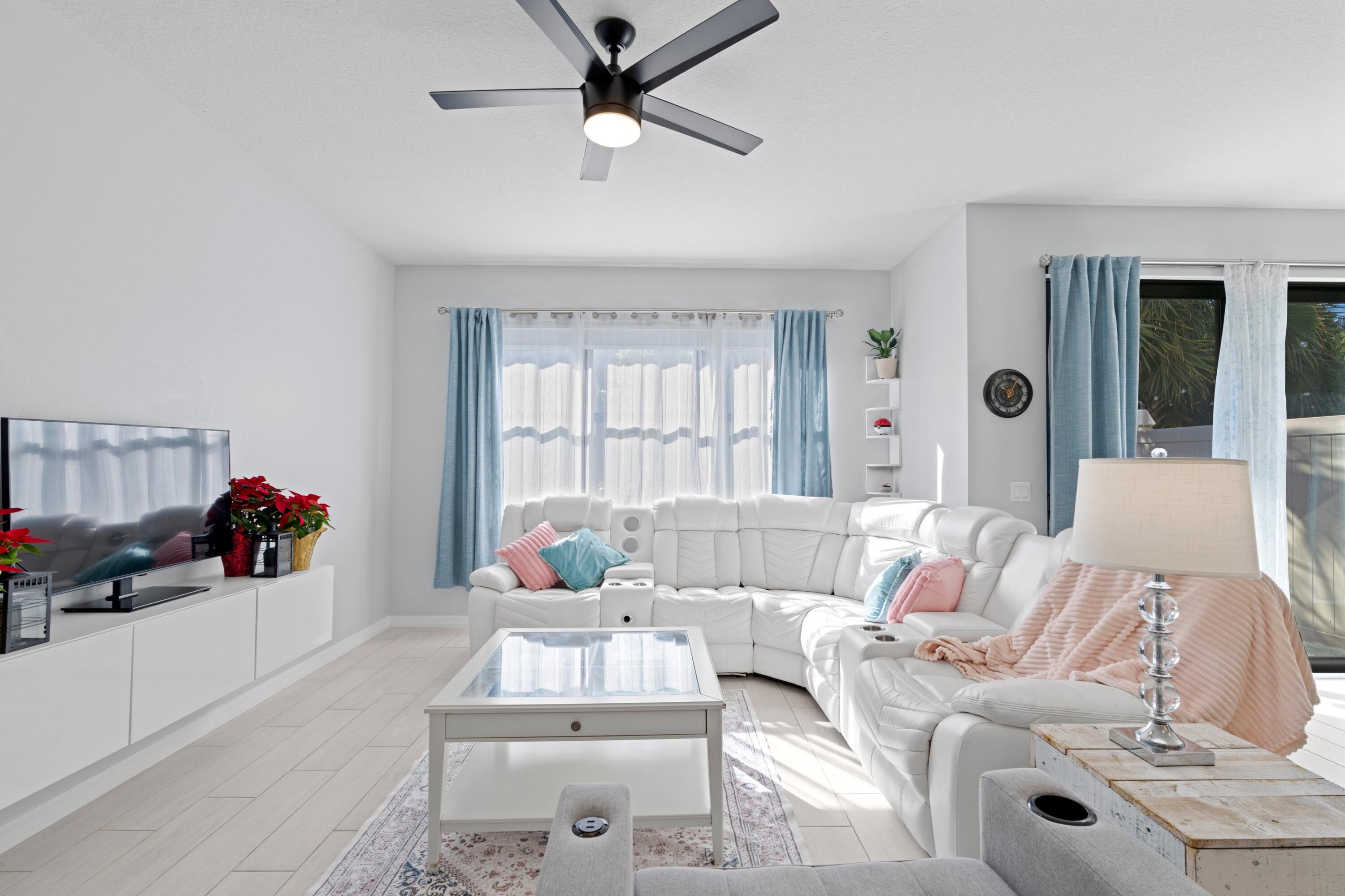 8294 Cadre Noir Road Lake Worth, FL 33467 - Photo 8 of 31 DSC05393.jpg-SMALL
