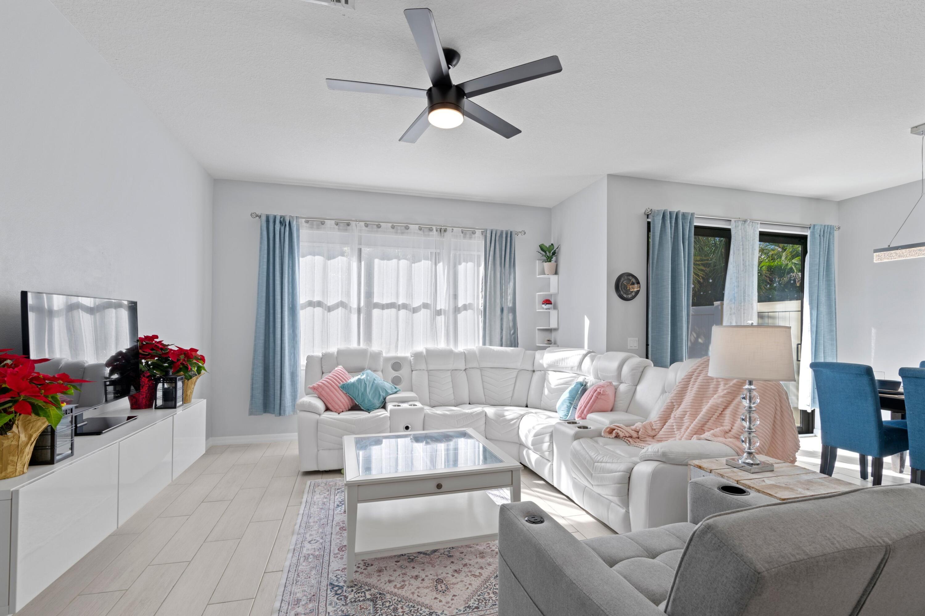 8294 Cadre Noir Road Lake Worth, FL 33467 - Photo 9 of 31 DSC05388.jpg-SMALL