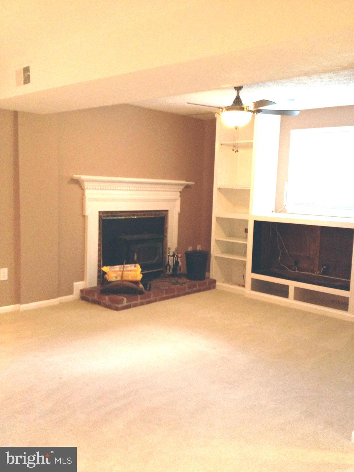 8016 Sleepy View Lane Springfield, VA 22153 - Photo 22 of 28 Family Room