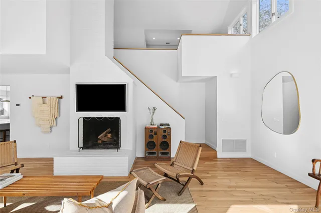 $2,795,000 | 34 Floyd Street, East Hampton, NY 11937