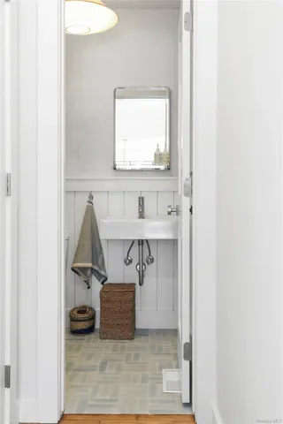 $2,795,000 | 34 Floyd Street, East Hampton, NY 11937