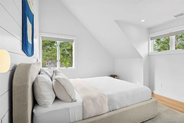 $2,795,000 | 34 Floyd Street, East Hampton, NY 11937