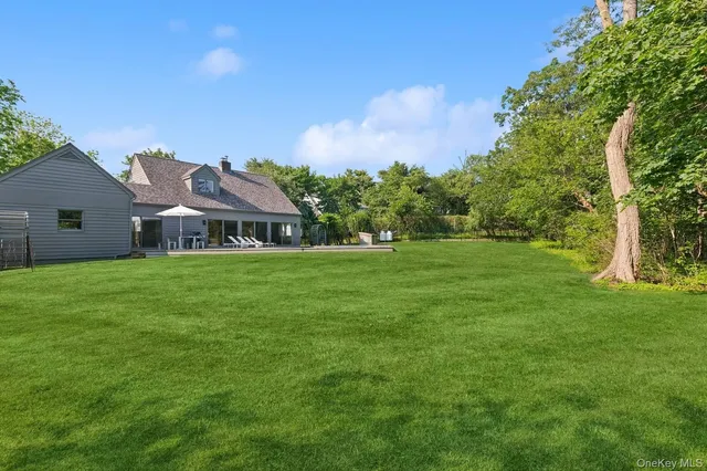 $2,795,000 | 34 Floyd Street, East Hampton, NY 11937