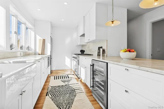 $2,795,000 | 34 Floyd Street, East Hampton, NY 11937