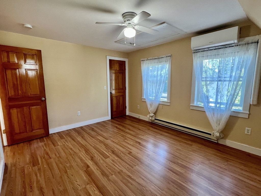 11 Amherst Street Worcester, MA 01602 - Photo 12 of 30