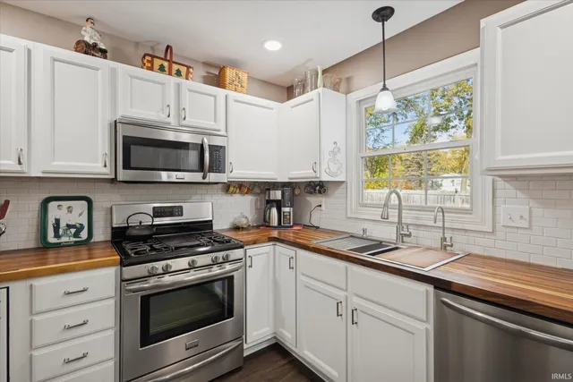 $265,000 | 3445 Field Gate Drive, South Bend, IN 46628