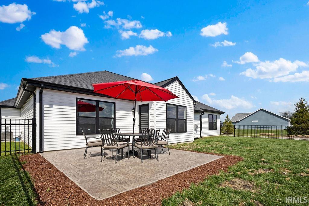 9086 Matthew Spring Run New Haven, IN 46774 - Photo 3 of 33